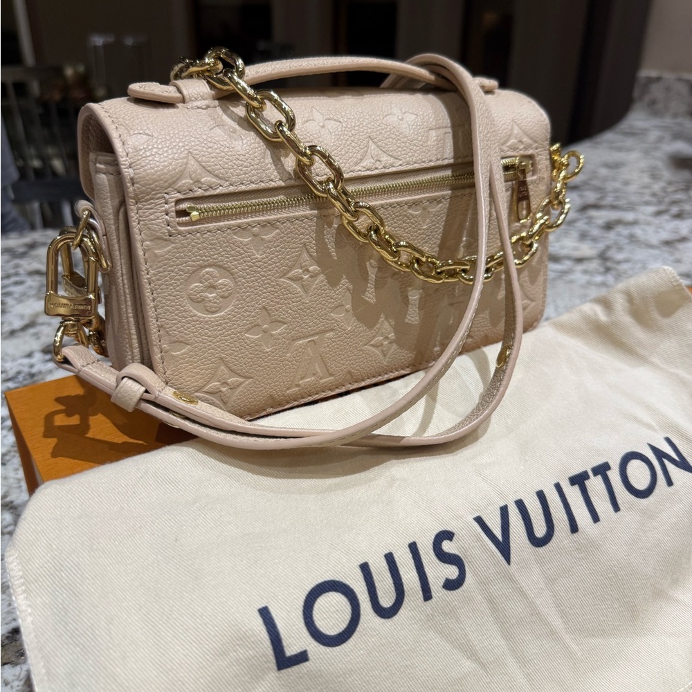 Louis Vuitton Pochette Métis EW SAND - Picture 2 of 9